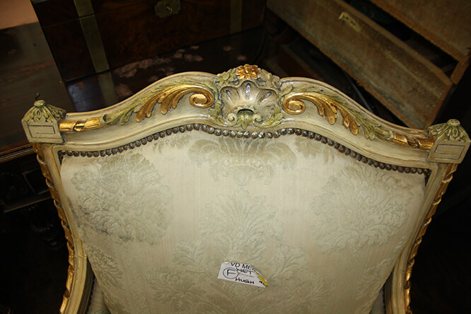 A FINE COLLECTION OF CARVED, PAINTED AND GILDED ITALIAN FURNITURE 6